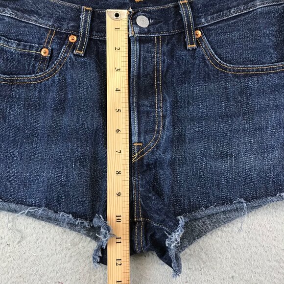 Levi's 501 Denim Shorts Size 28W - Picture 4 of 10